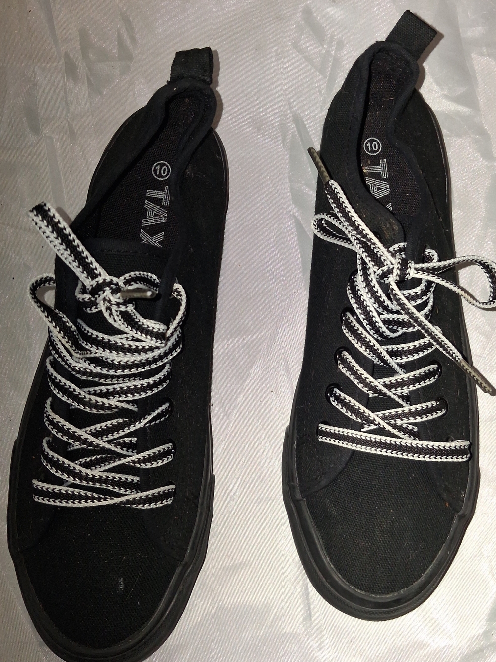 Black Women's Lace-Up Canvas Sneakers
